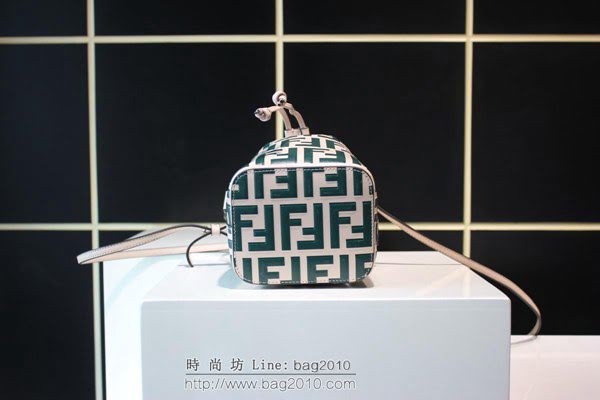 FENDI女包 頂級原單 米色小牛皮 小型款MON TRéSOR水桶包 芬迪女斜挎包  fdz2055